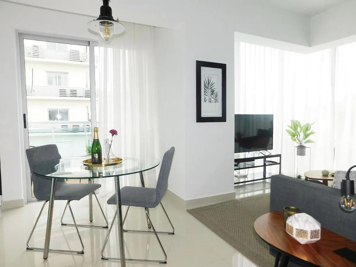 Airy Piantini Apartment Near Acropolis Center 산토도밍고 0*,